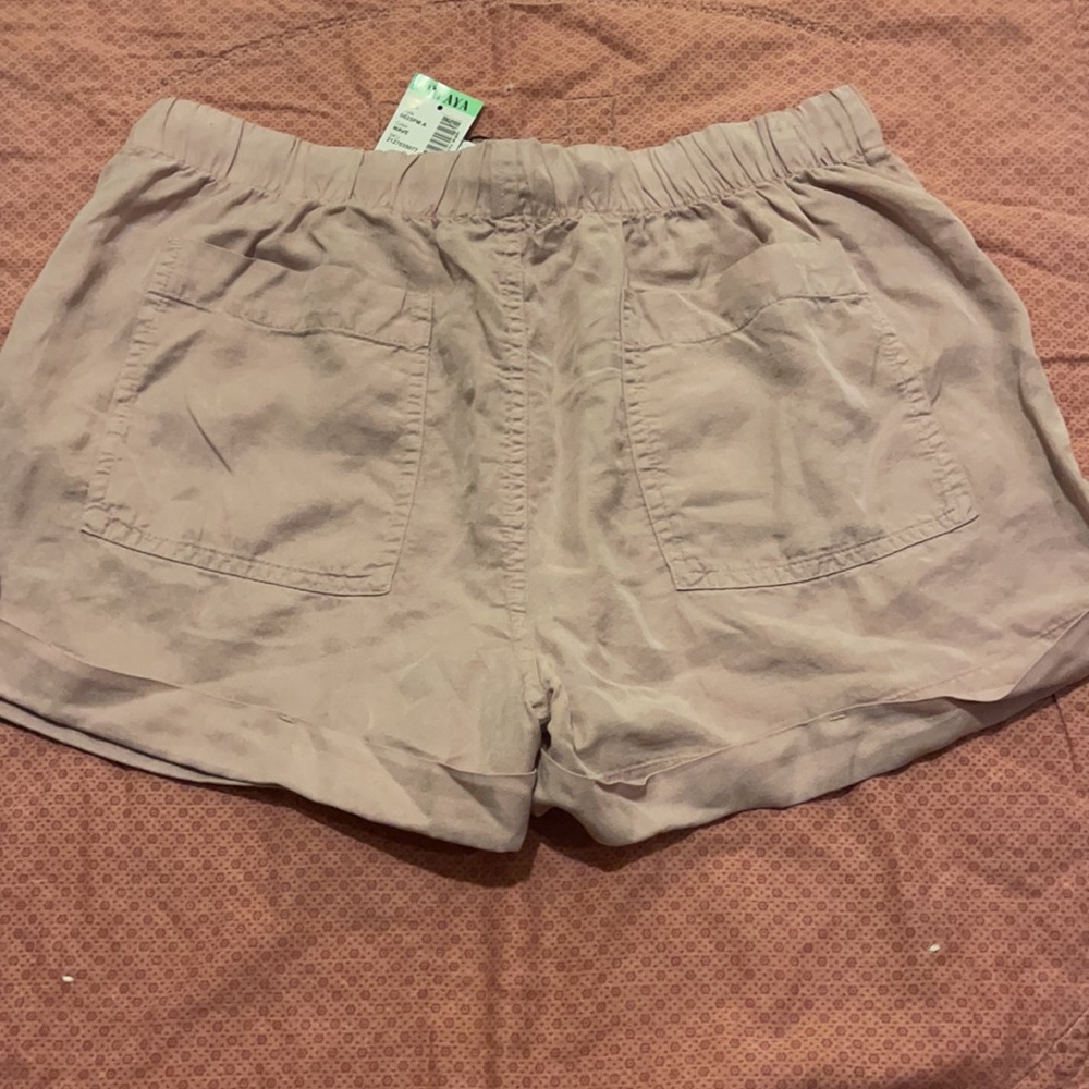 Shorts - Picture 5 of 5